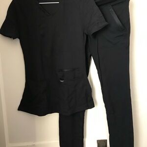 NWOT Jaanuu black 4-pocket scrub top and 10-pocket jogger